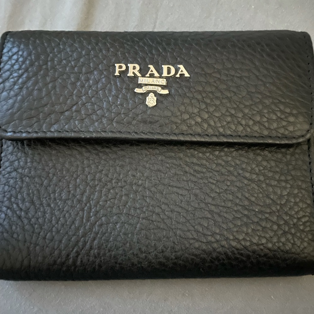 Prada Black soft leather ladies wallet/ purse - Picture 2 of 7